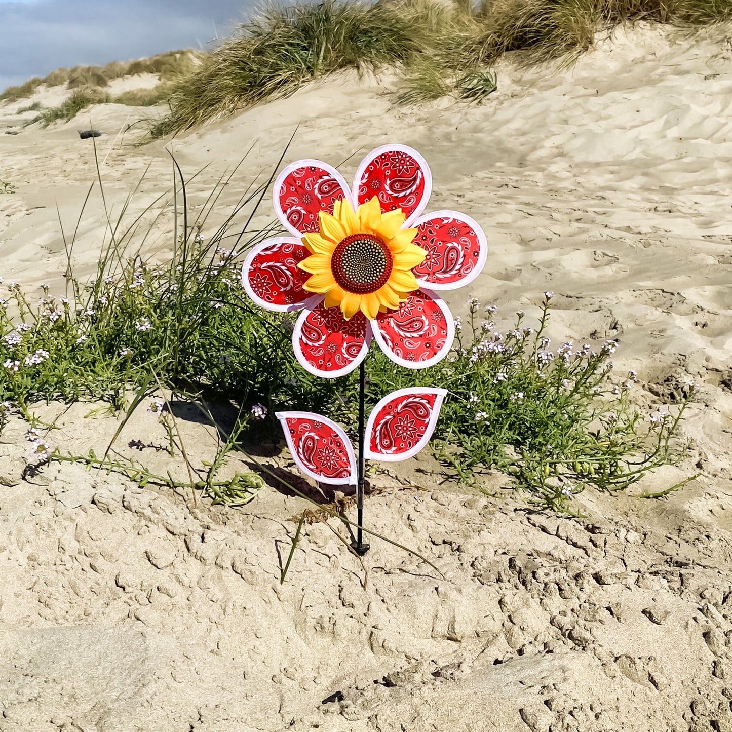 12" Sunflower Spinner w/ Leaves - Paisley